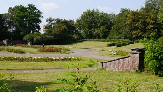 Der heutige Rosengarten war früher ...